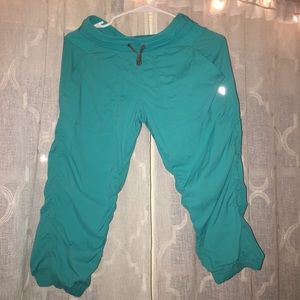 Ivivva Capri Pants